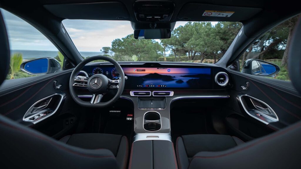 Mercedes-Benz Classe C 2027: elétrico, com design cupê e tela MBUX de 39,1 polegadas